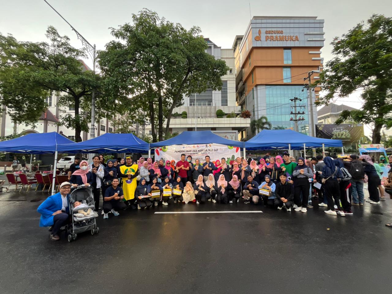 Read more about the article Semarak Hari Gizi Nasional ke-66, UNIMUS Layani Kesehatan Warga di CFD Kota Semarang